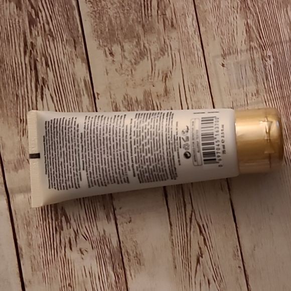 AHAVA Clearing Facial Treatment Mask - Picture 4 of 4